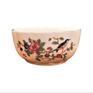 Ansley Bone China 'Pembroke" Scalloped Gold Edge Decorative Bowl